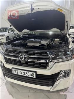 تۆیۆتا لاند کروزەر